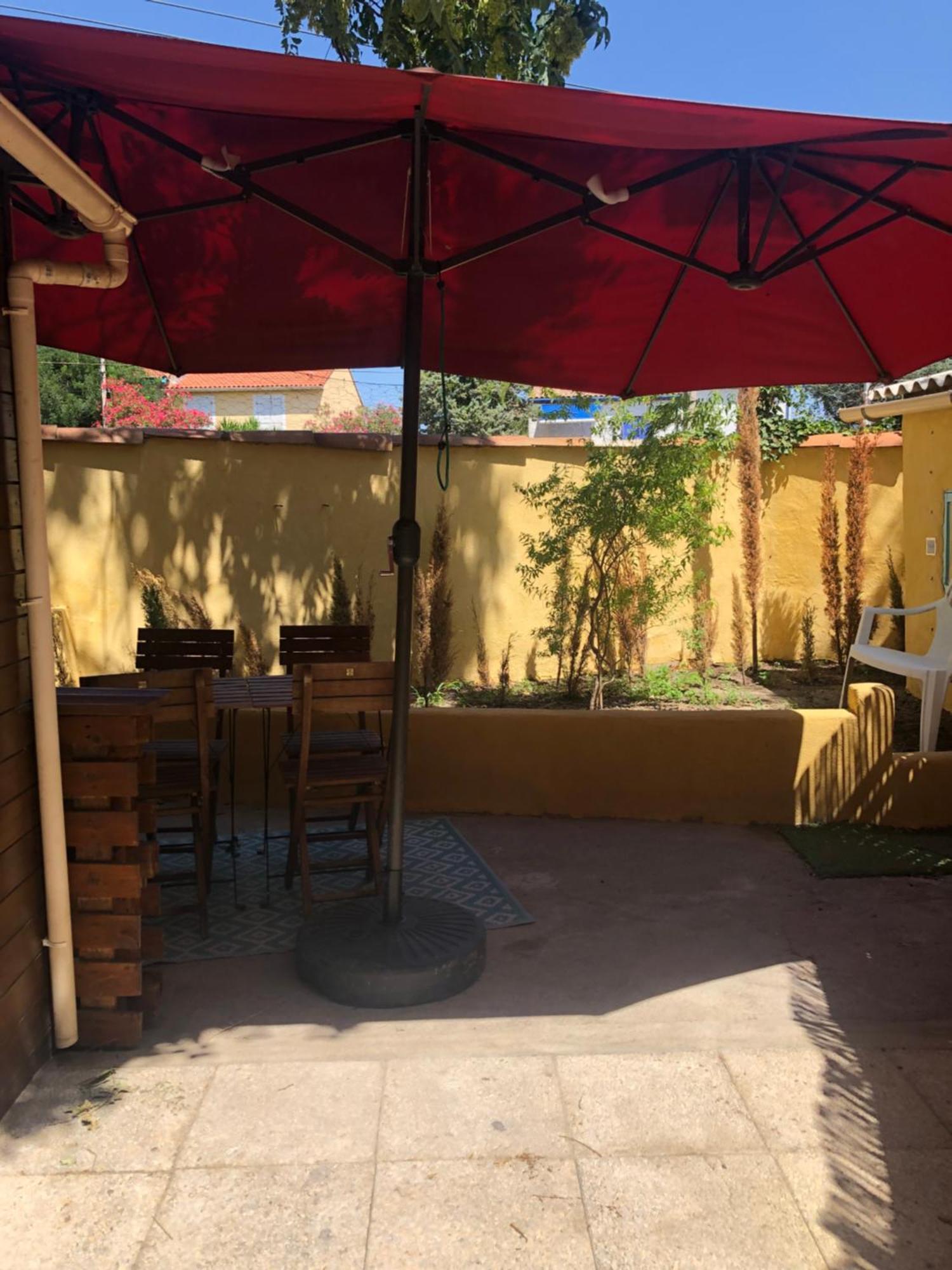 Grand T2 Climatise Avec Jardin Et Spa Нарбон Екстериор снимка