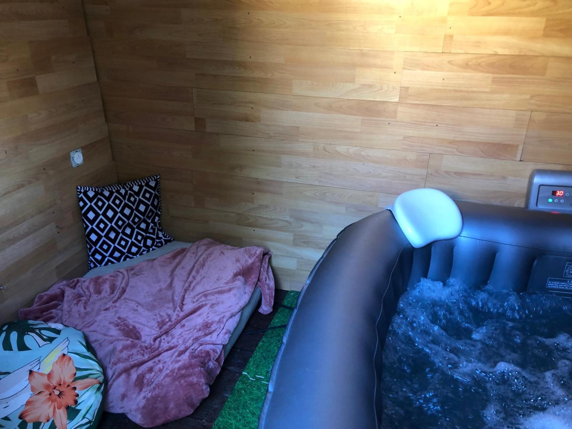 Grand T2 Climatise Avec Jardin Et Spa Нарбон Екстериор снимка
